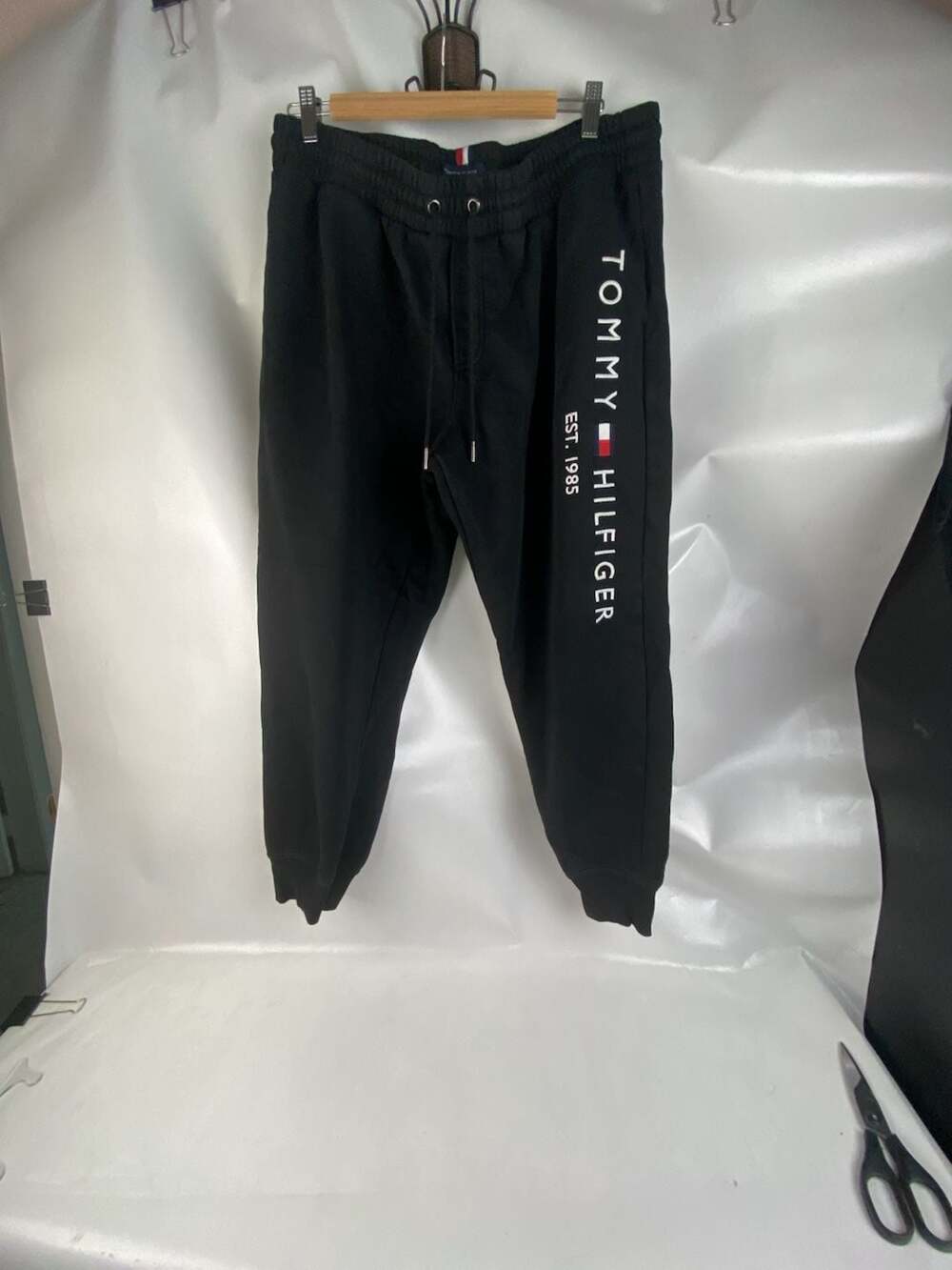 Tommy Hilfiger Men's Logo Fleece Cuffed Jogger Sweatpants XL